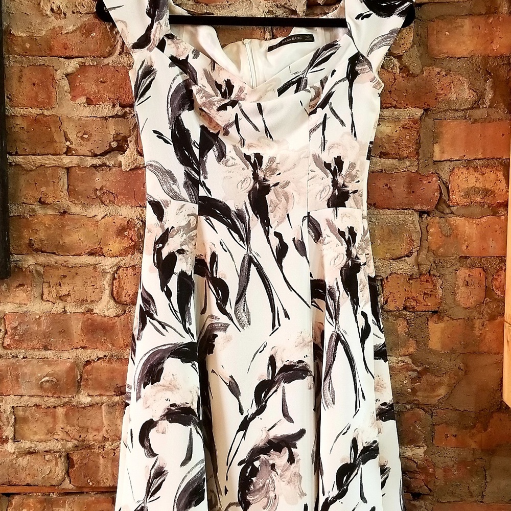 Zara Basic Spring/Summer Floral Dress